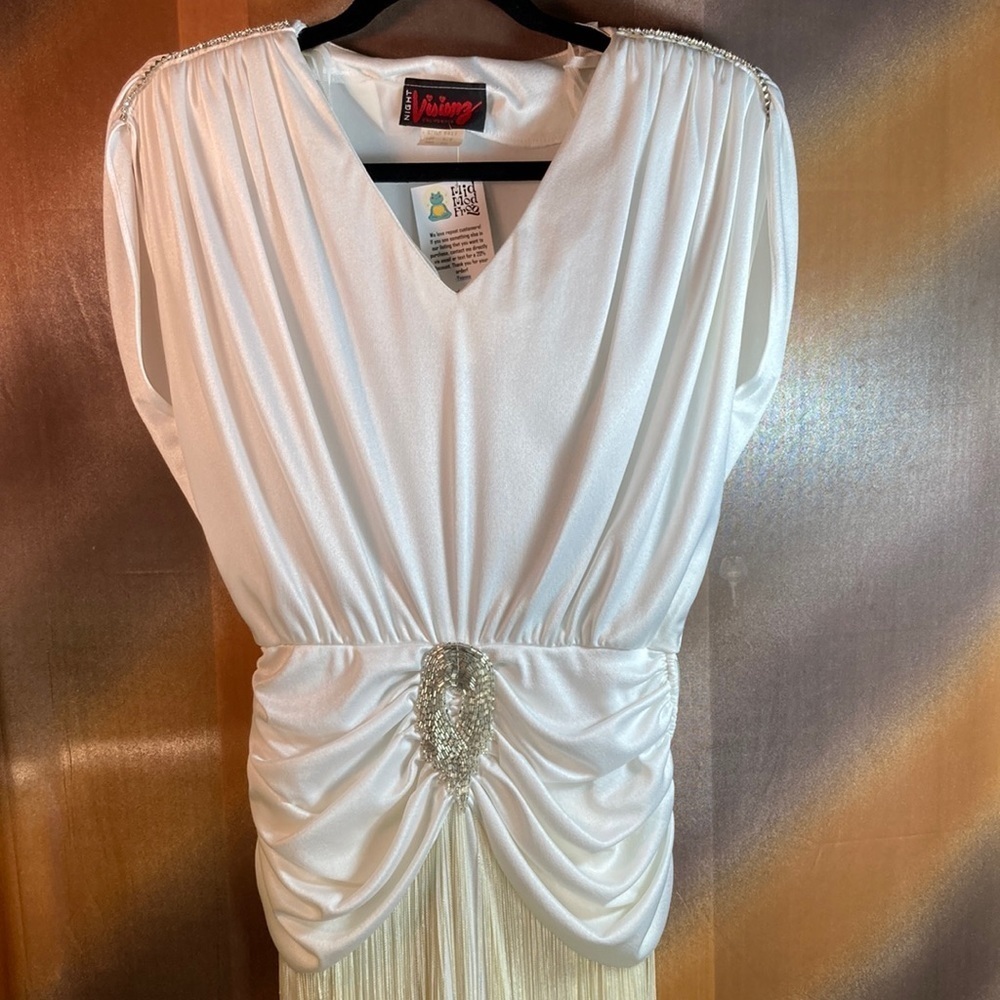 Vintage 80’s party dress. white size‎ 6. Big shoulders! 80’s does 20’s B2